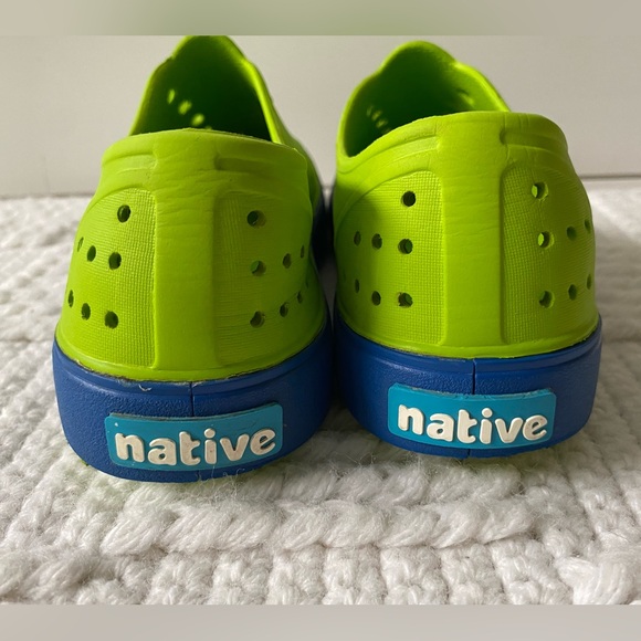 Native Boy or Girl Slip On Water Shoes Youth J5 - Picture 4 of 9